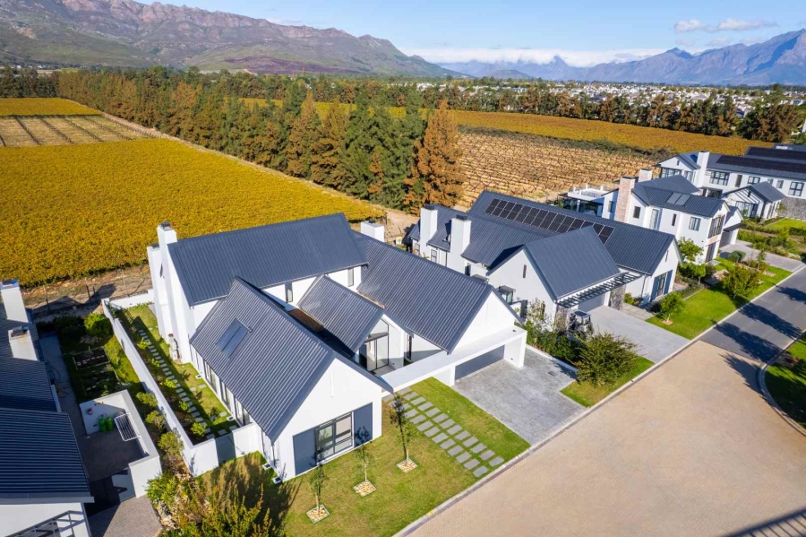 5 Bedroom Property for Sale in Val De Vie Estate Western Cape